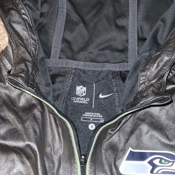 Seattle Seahawks Wind Breaker with hoodie - Picture 3 of 3